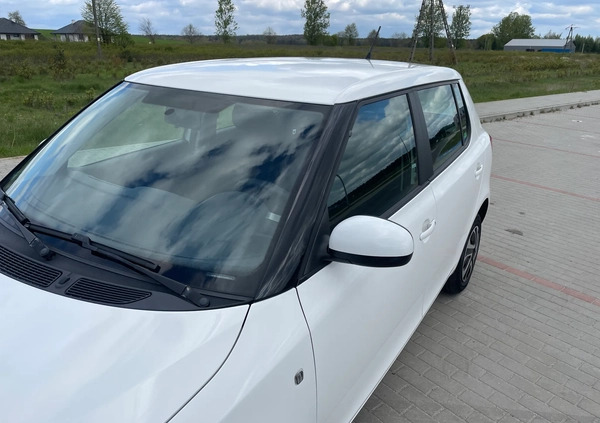Skoda Fabia cena 18900 przebieg: 211000, rok produkcji 2014 z Nidzica małe 254